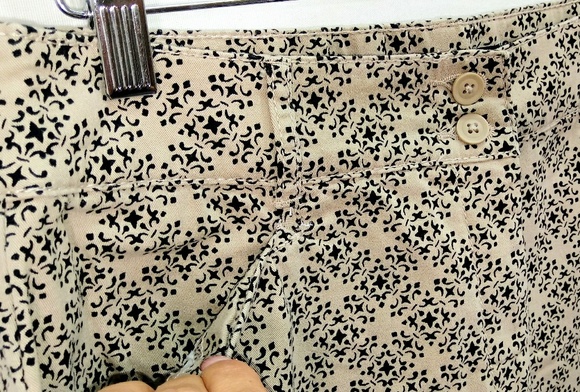 Croft & Barrow Stretch Capri Pants - Picture 3 of 4